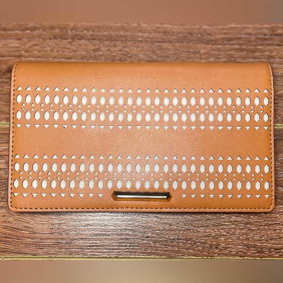 Stella & Dot wallet, SHE LOVES ADVENTURE 🫶🏼 - Picture 1 of 5